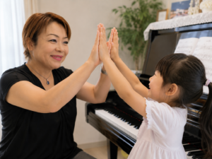 東大和市・小平市のポンテムジカ音楽教室　子どもの自己肯定感を高める声かけとは？【発達心理学で注目されるピグマリオン効果を解説】